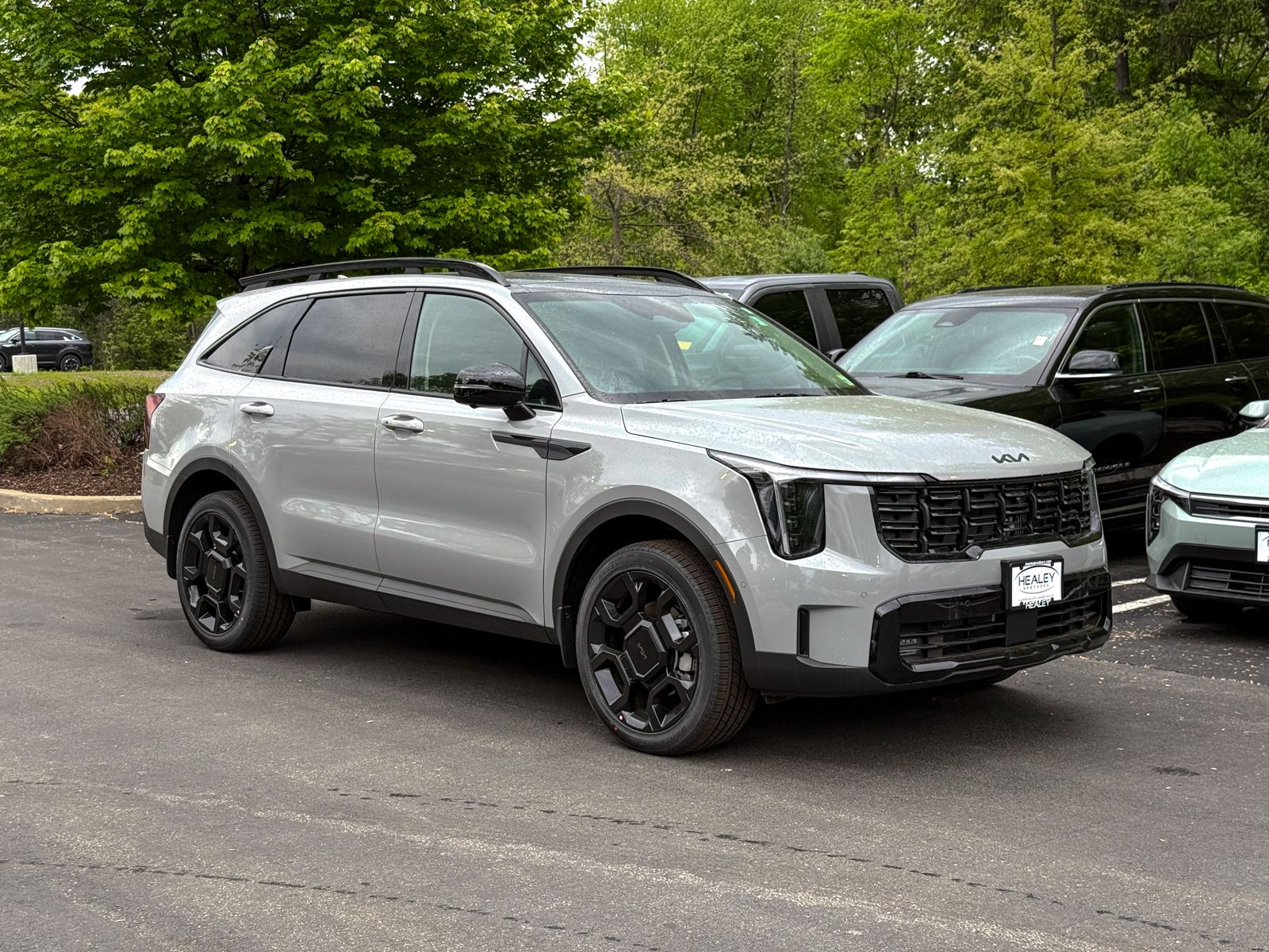 Photo view of 2026 Kia Sorento in Gray