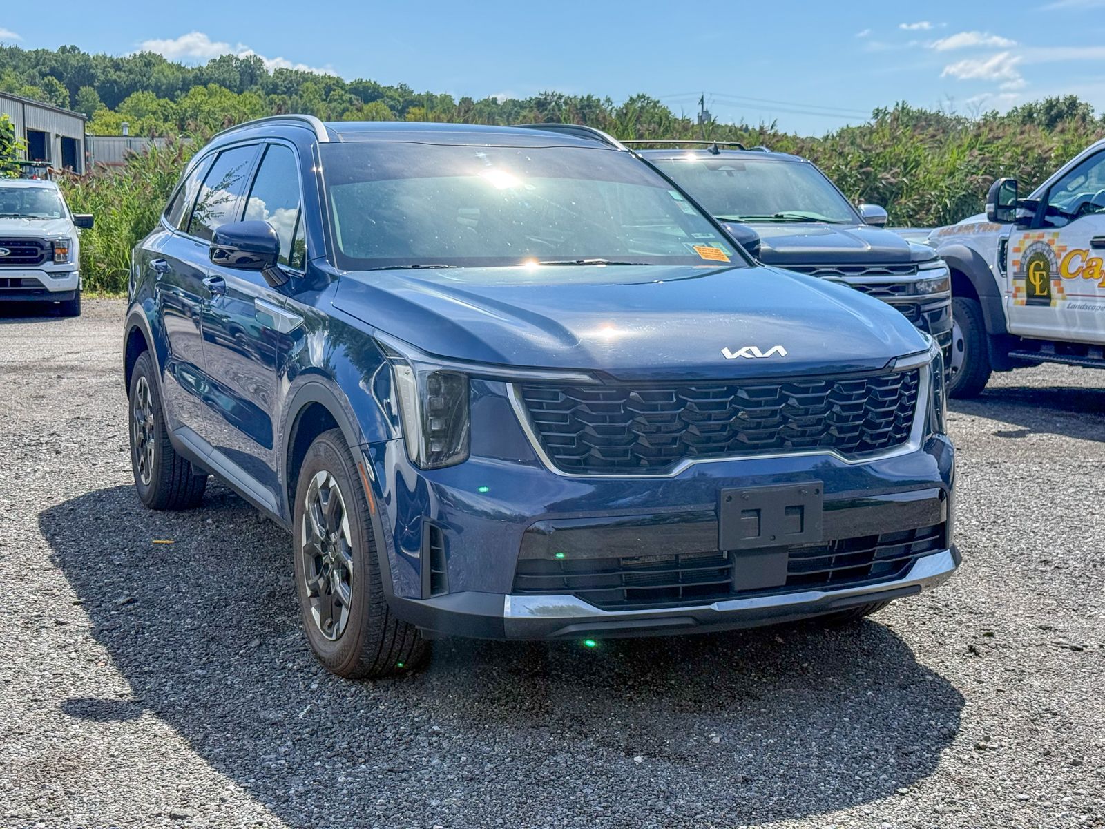 Photo view of 2024 Kia Sorento in Blue