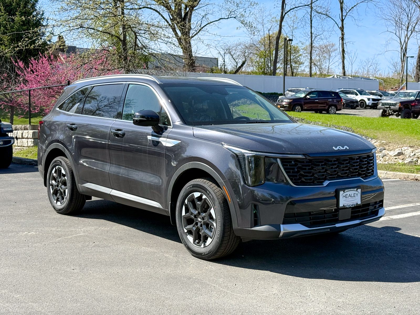 Photo view of 2026 Kia Sorento in Black