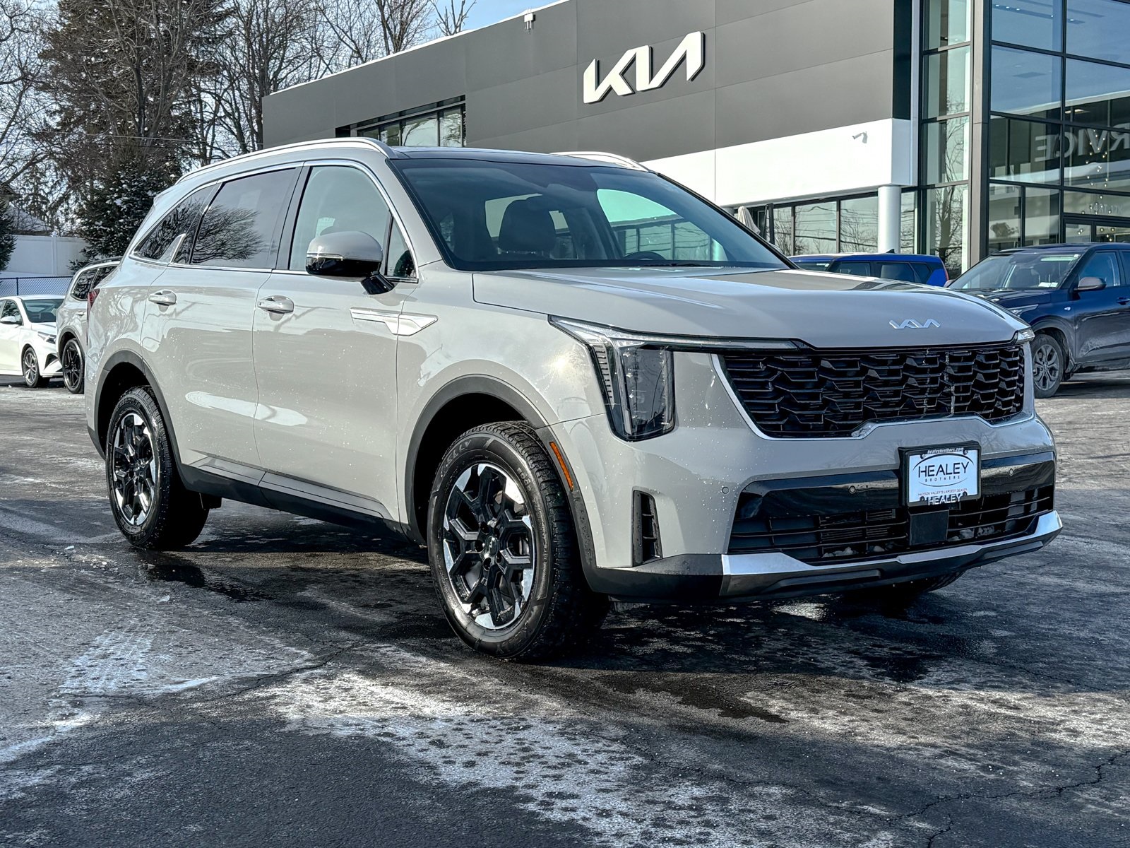 Photo view of 2024 Kia Sorento in Gray