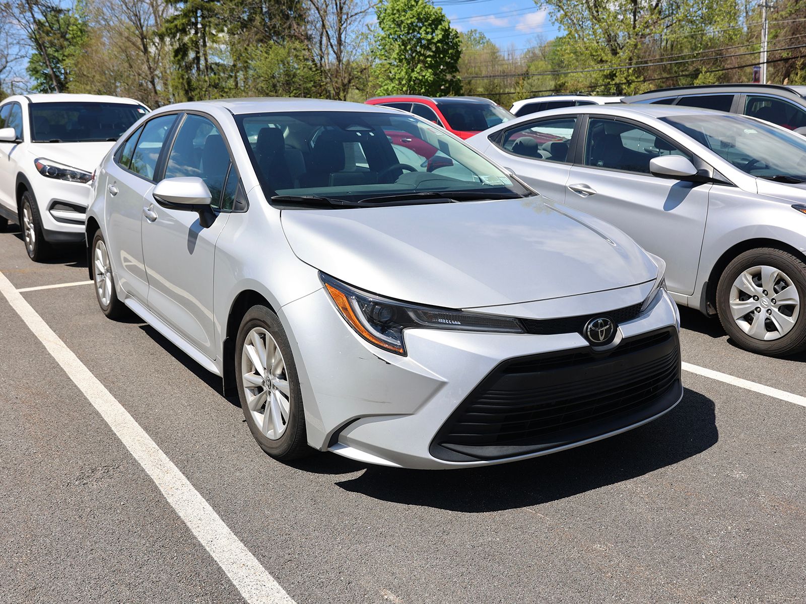 Photo view of 2023 Toyota Corolla in Silver