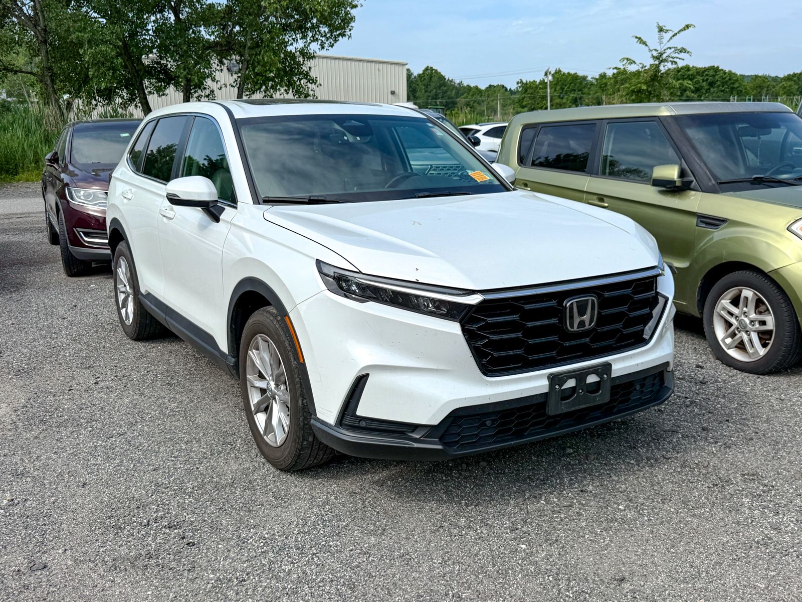 Photo view of 2023 Honda CR-V in White