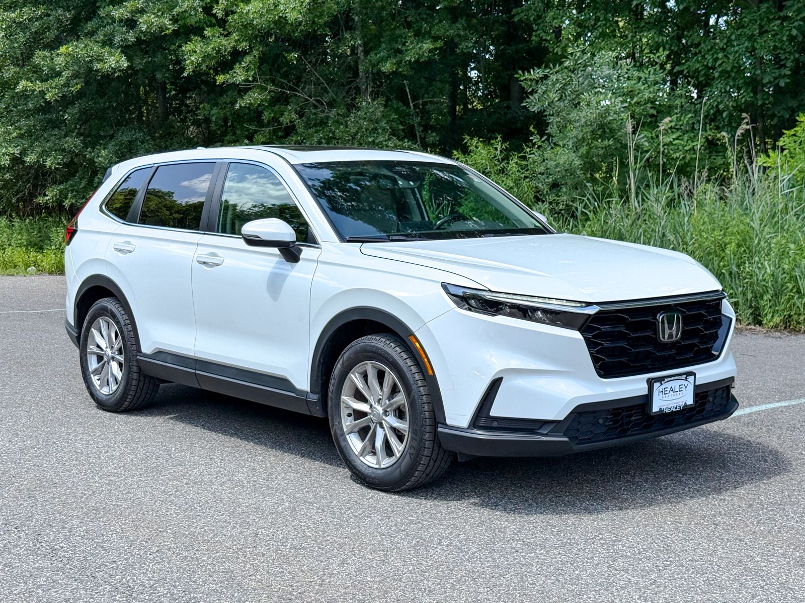 Photo view of 2023 Honda CR-V in White
