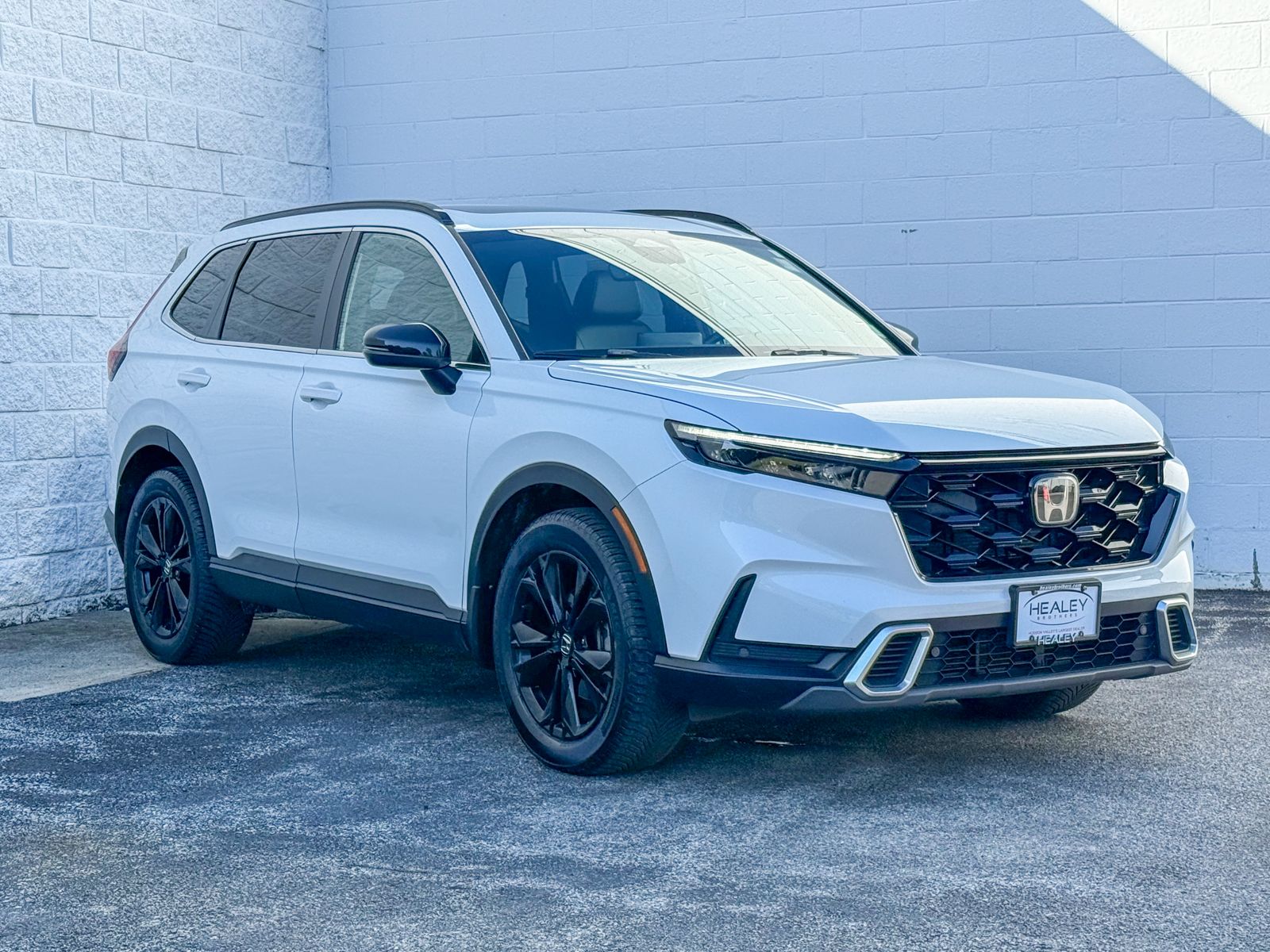 Photo view of 2023 Honda CR-V Hybrid in 