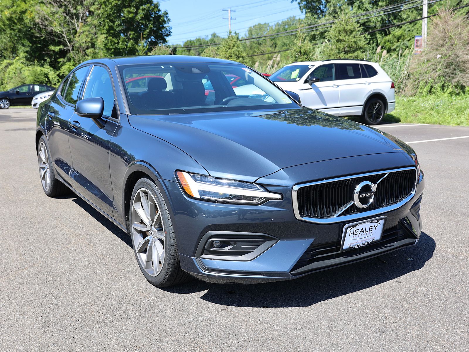 Photo view of 2021 Volvo S60 in Blue