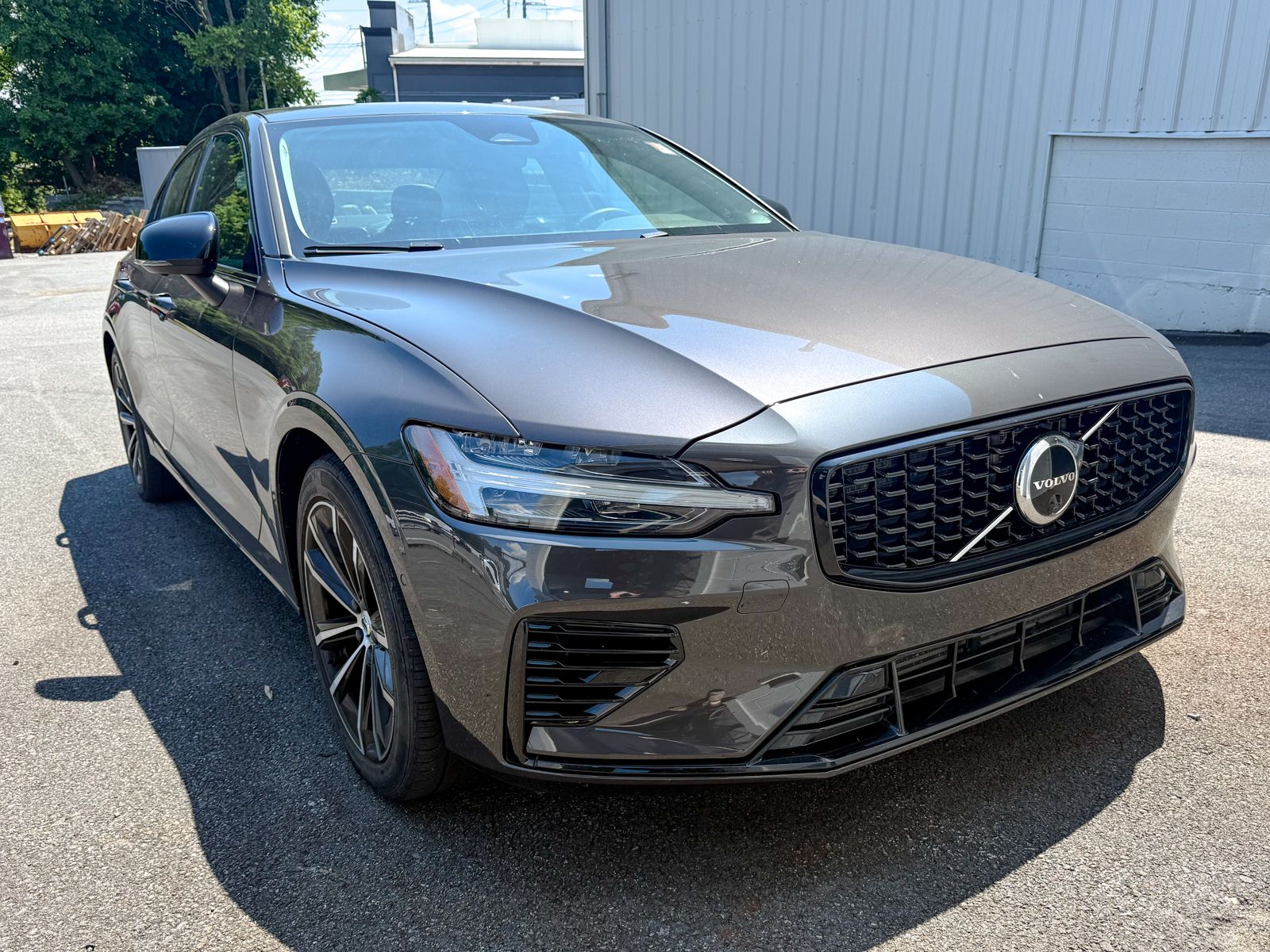 Photo view of 2023 Volvo S60 Recharge Plug-In Hybrid in Black