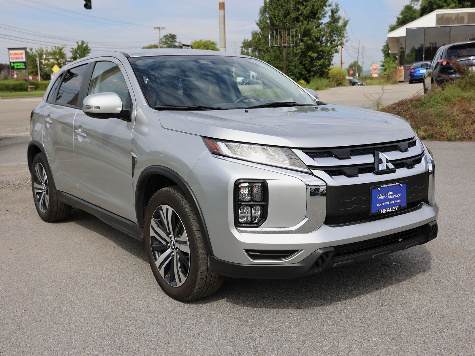 Photo view of 2025 Mitsubishi Outlander Sport in Silver
