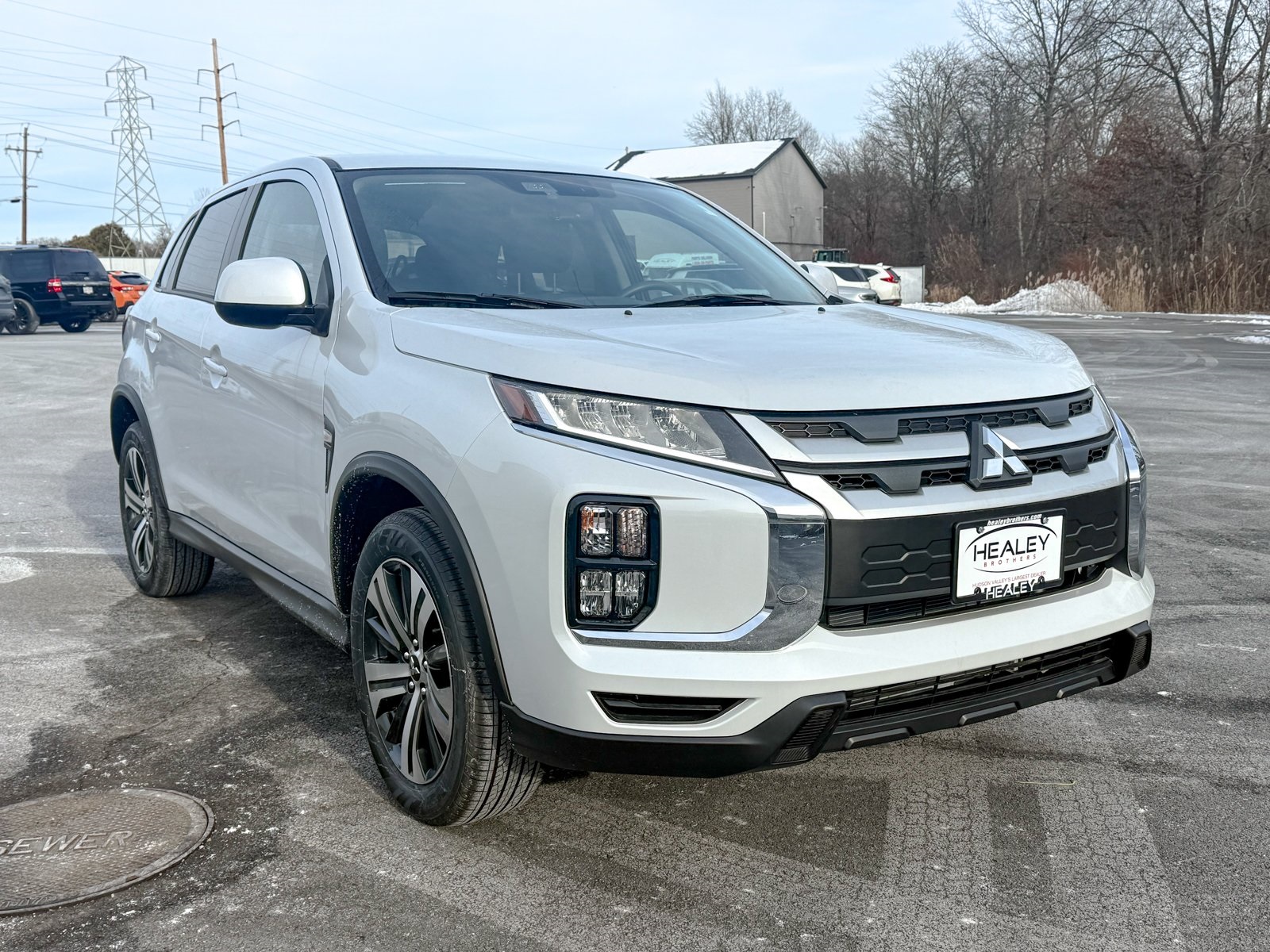 Photo view of 2025 Mitsubishi Outlander Sport in White