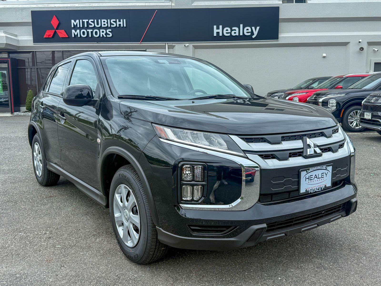Photo view of 2026 Mitsubishi Outlander Sport in Black