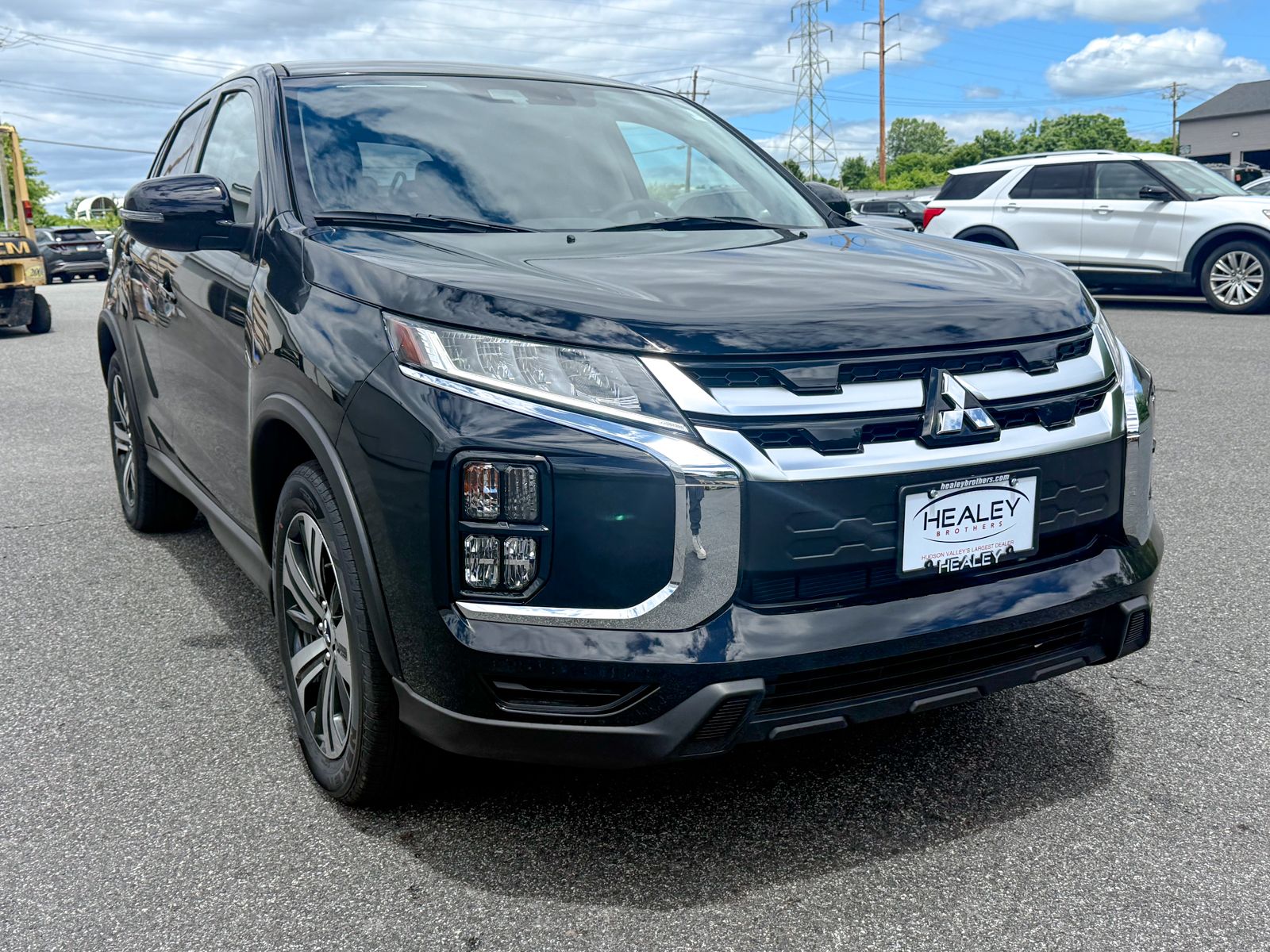 Photo view of 2026 Mitsubishi Outlander Sport in Black