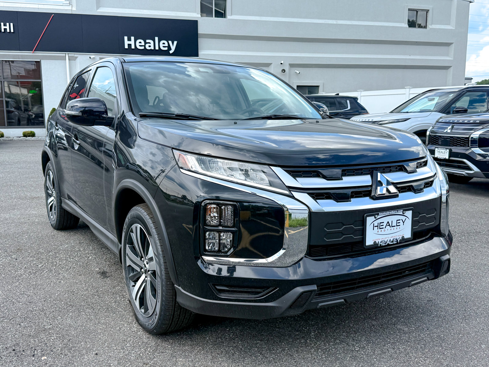Photo view of 2026 Mitsubishi Outlander Sport in Black