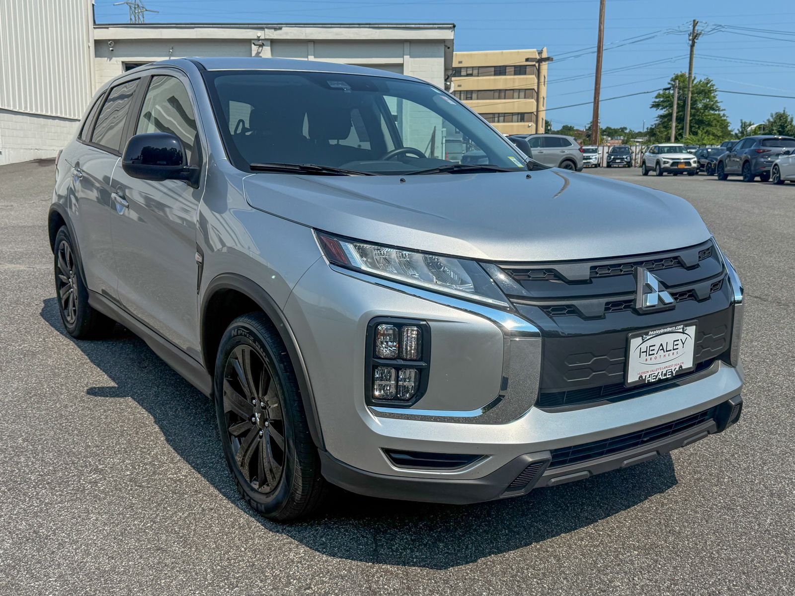 Photo view of 2025 Mitsubishi Outlander Sport in Silver