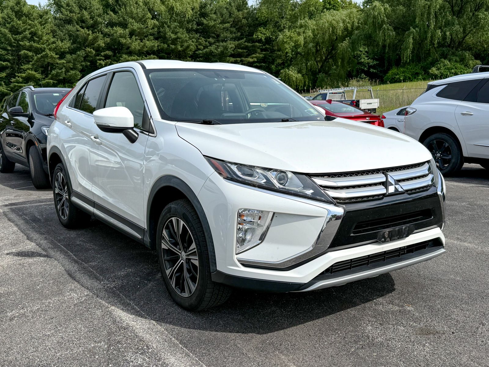 Photo view of 2019 Mitsubishi Eclipse Cross in White