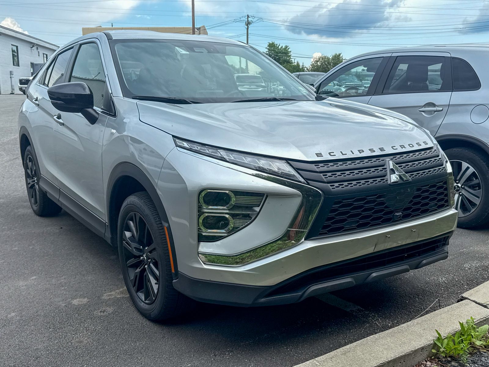 Photo view of 2025 Mitsubishi Eclipse Cross in Silver