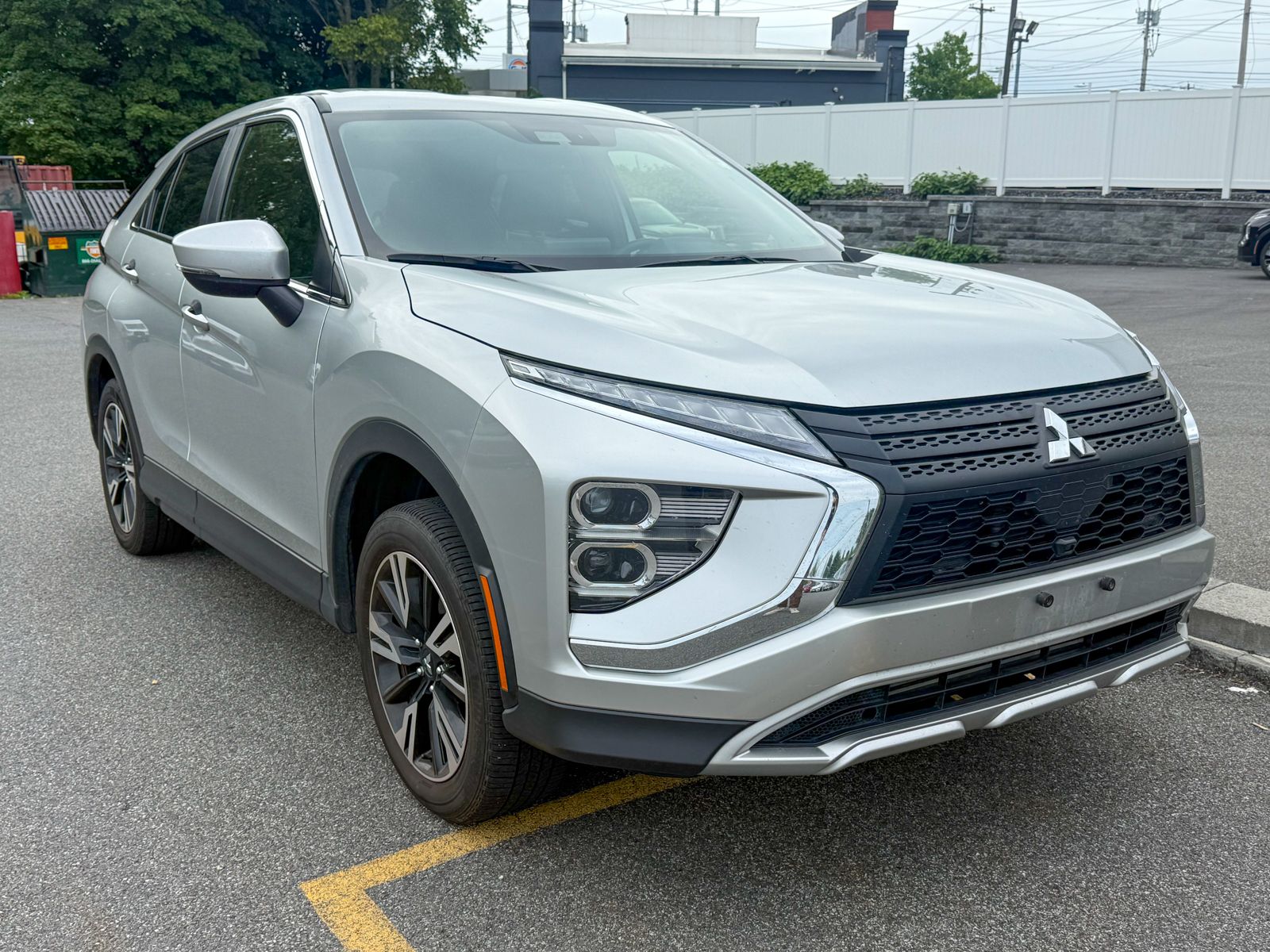Photo view of 2025 Mitsubishi Eclipse Cross in Silver