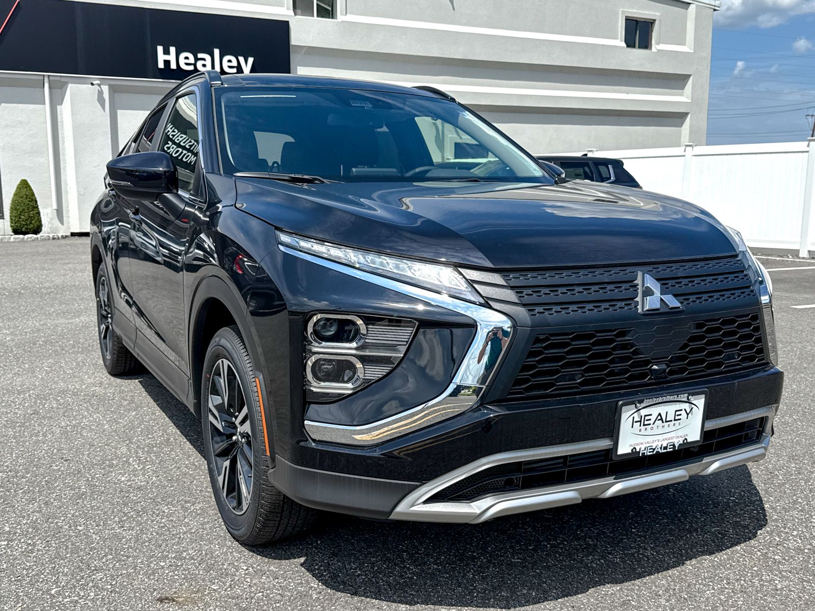 Photo view of 2026 Mitsubishi Eclipse Cross in Black