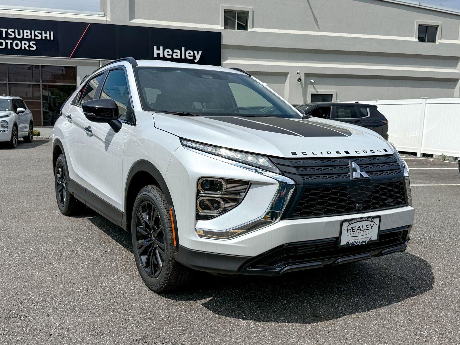 Photo view of 2026 Mitsubishi Eclipse Cross in White