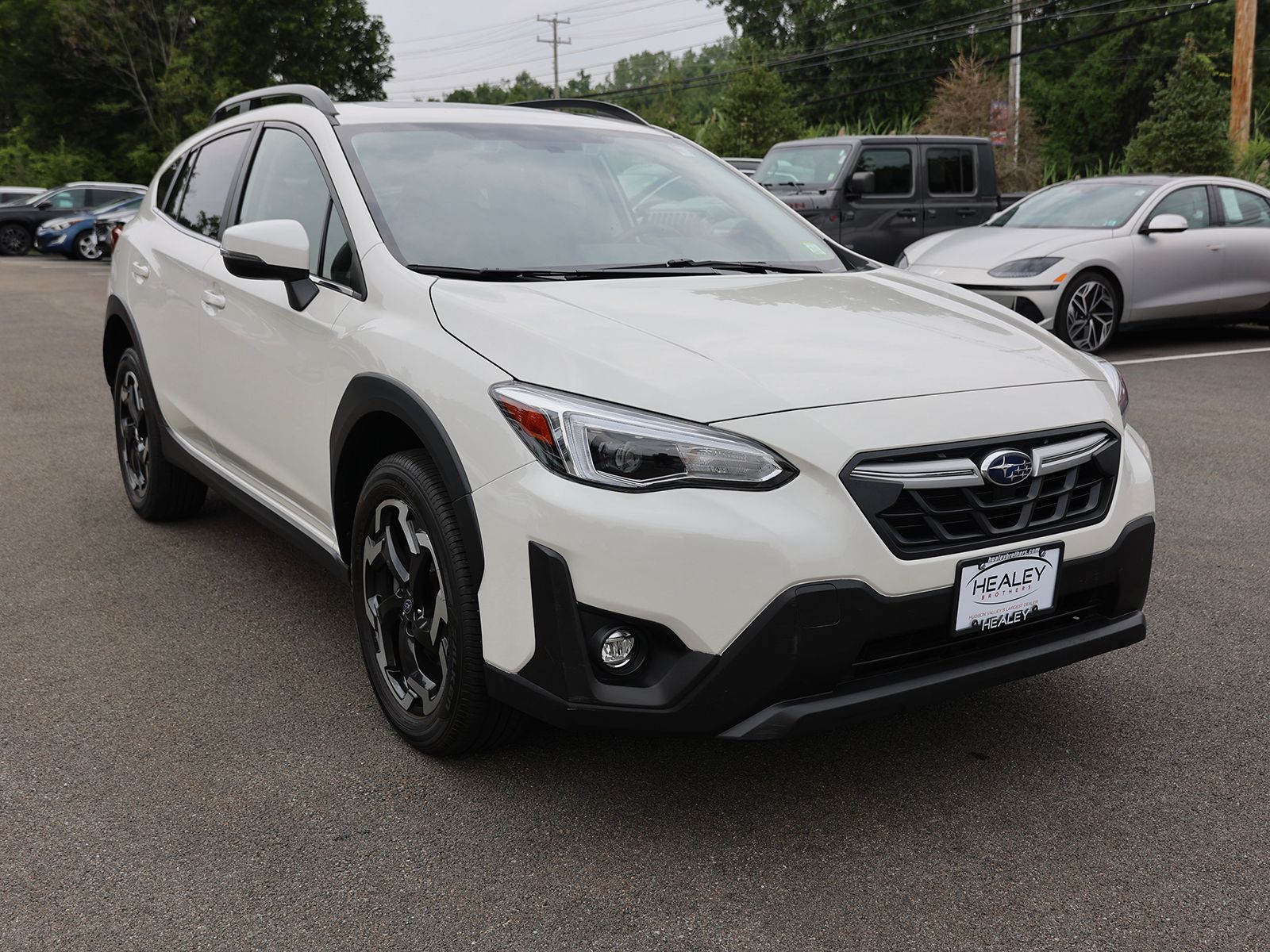 Photo view of 2023 Subaru Crosstrek in White
