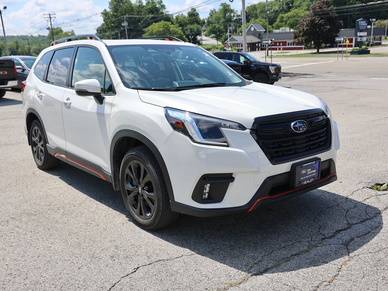 Photo view of 2024 Subaru Forester in White
