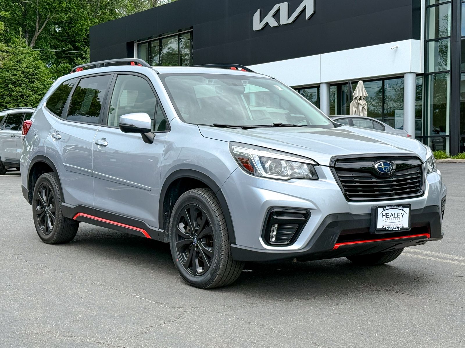 Photo view of 2019 Subaru Forester in Silver