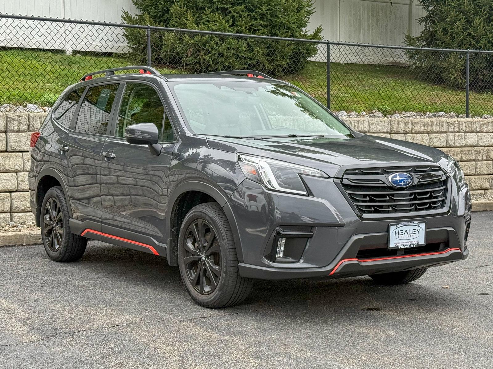 Photo view of 2023 Subaru Forester in Gray