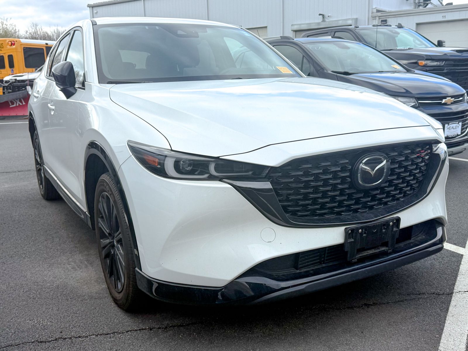 Photo view of 2023 Mazda CX-5 in White