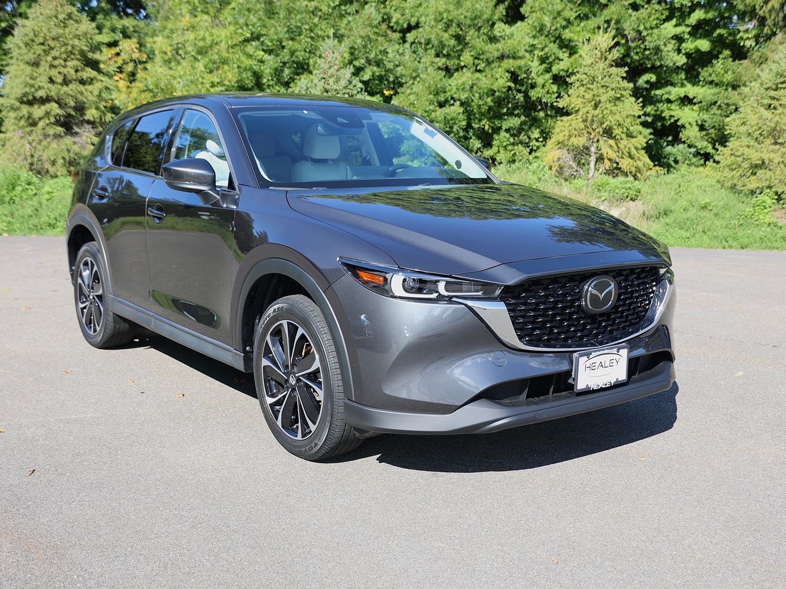 Photo view of 2022 Mazda CX-5 in Gray