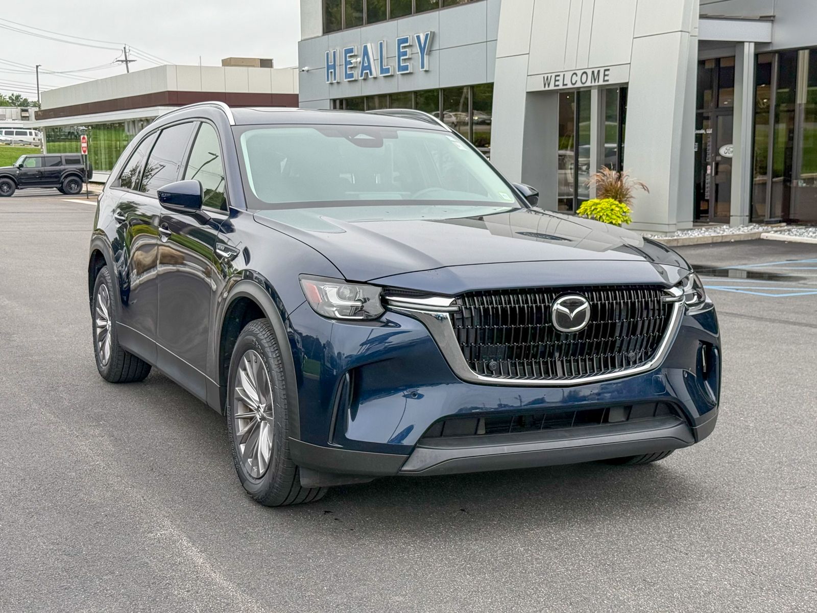 Photo view of 2025 Mazda CX-90 in Blue