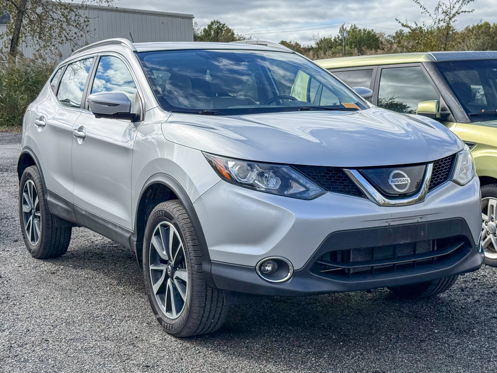 Photo view of 2019 Nissan Rogue Sport in Silver