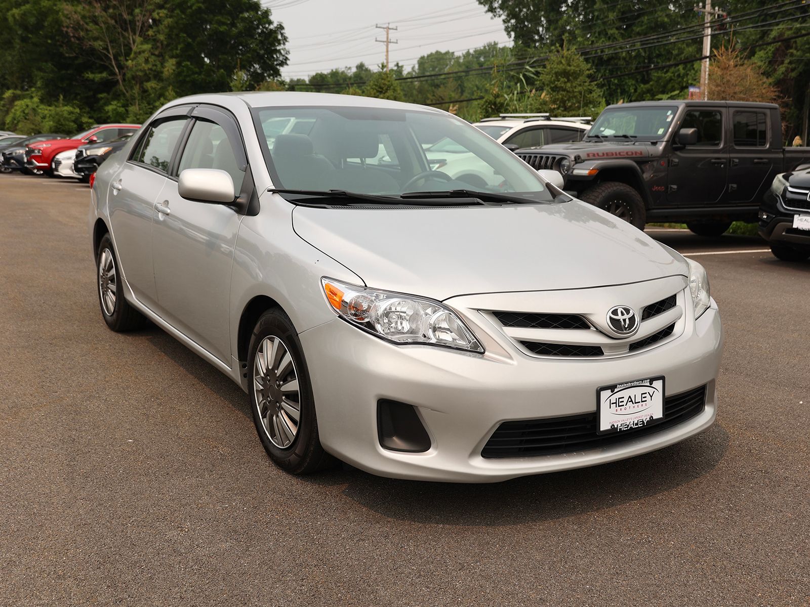 Photo view of 2011 Toyota Corolla in Gray