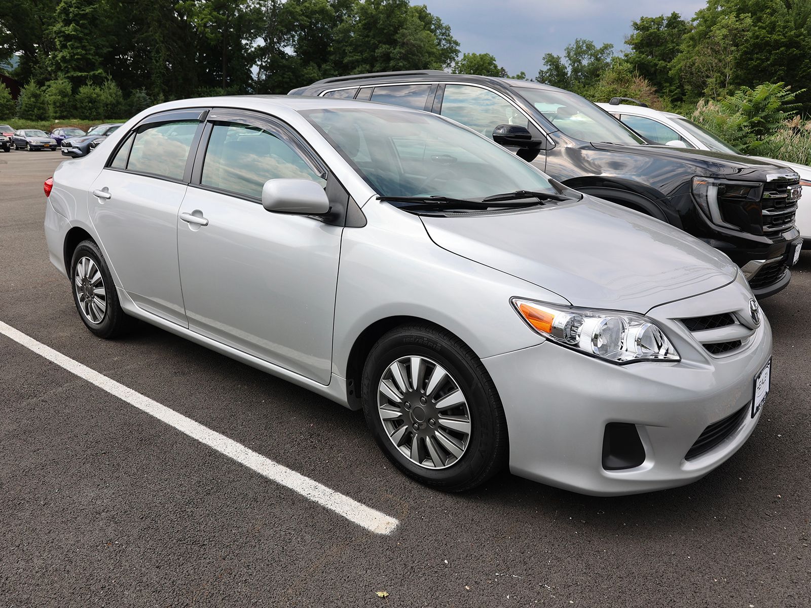 Photo view of 2011 Toyota Corolla in Gray