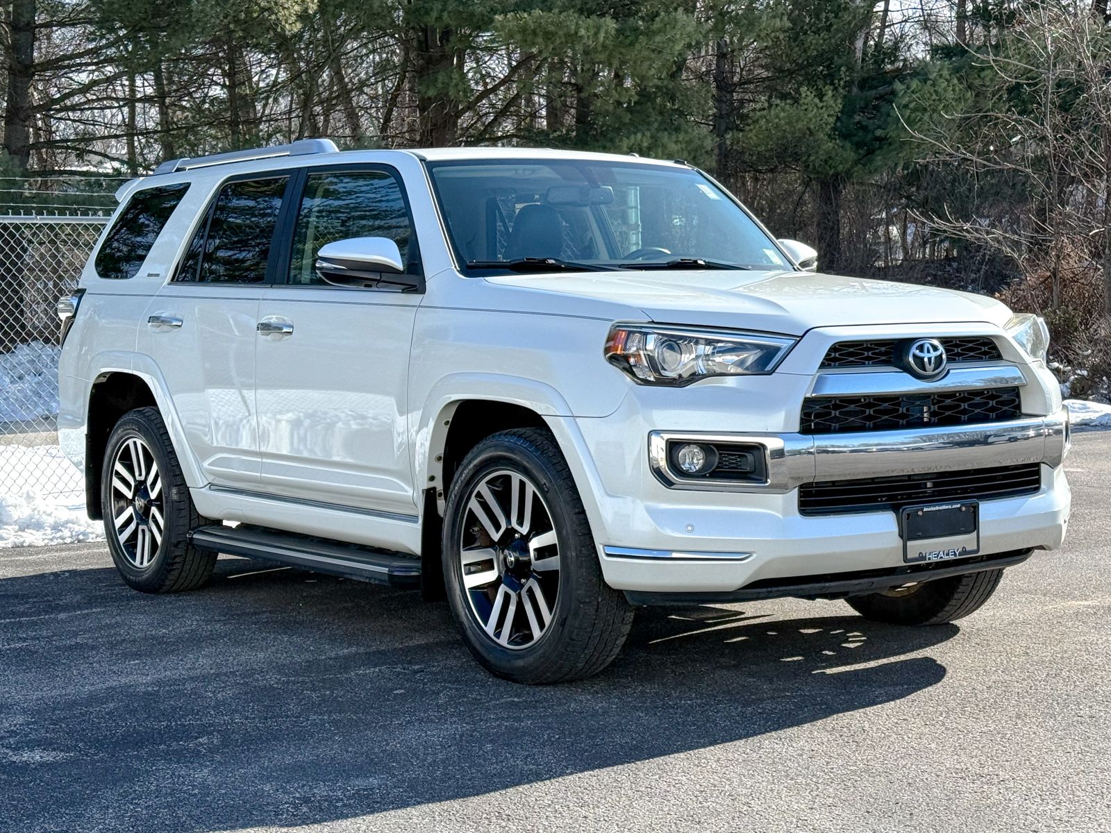 Photo view of 2016 Toyota 4Runner in White