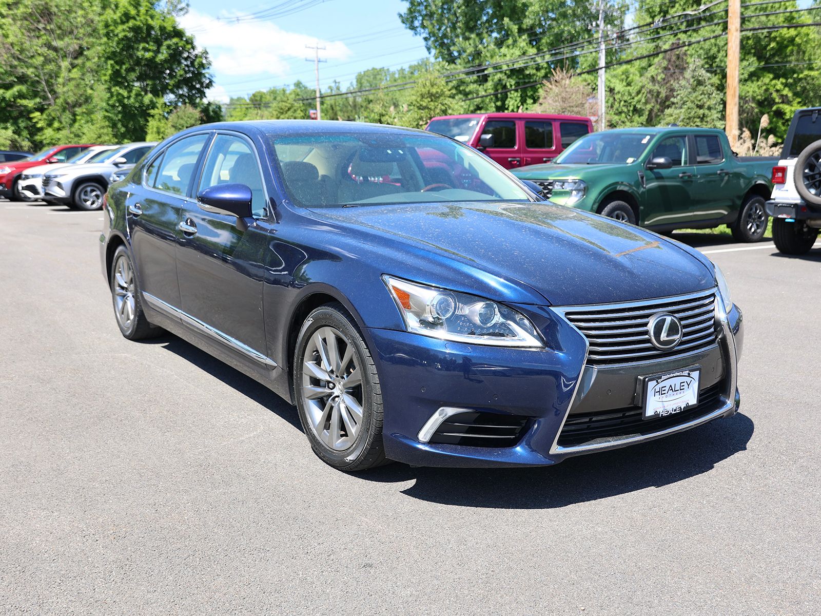 Photo view of 2013 Lexus LS in Blue
