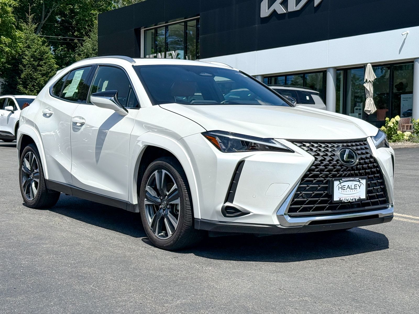 Photo view of 2025 Lexus UX in White