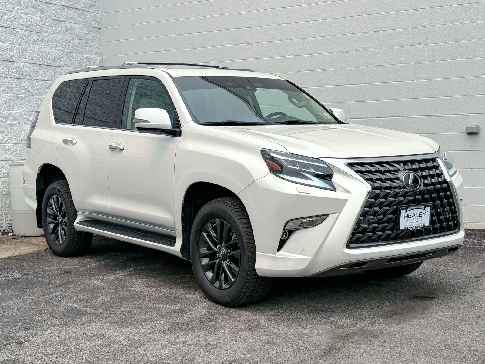 Photo view of 2023 Lexus GX in White