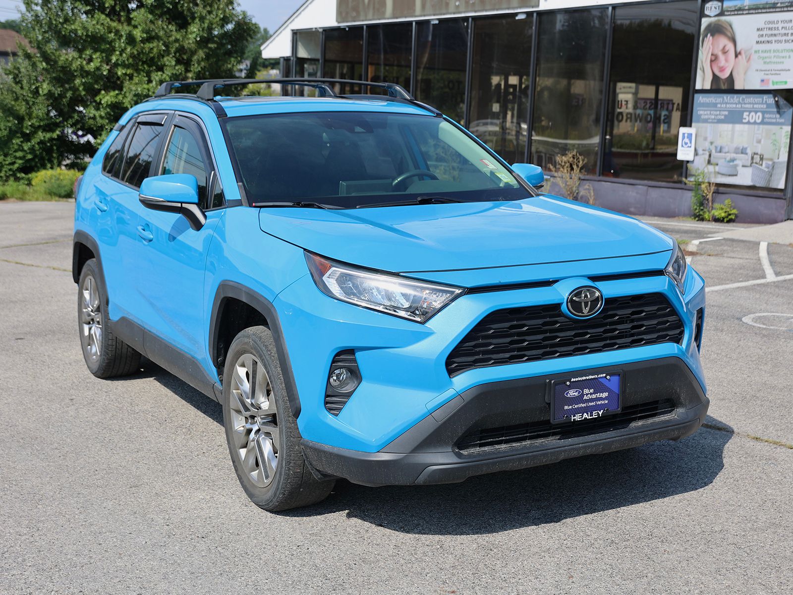 Photo view of 2019 Toyota RAV4 in Blue