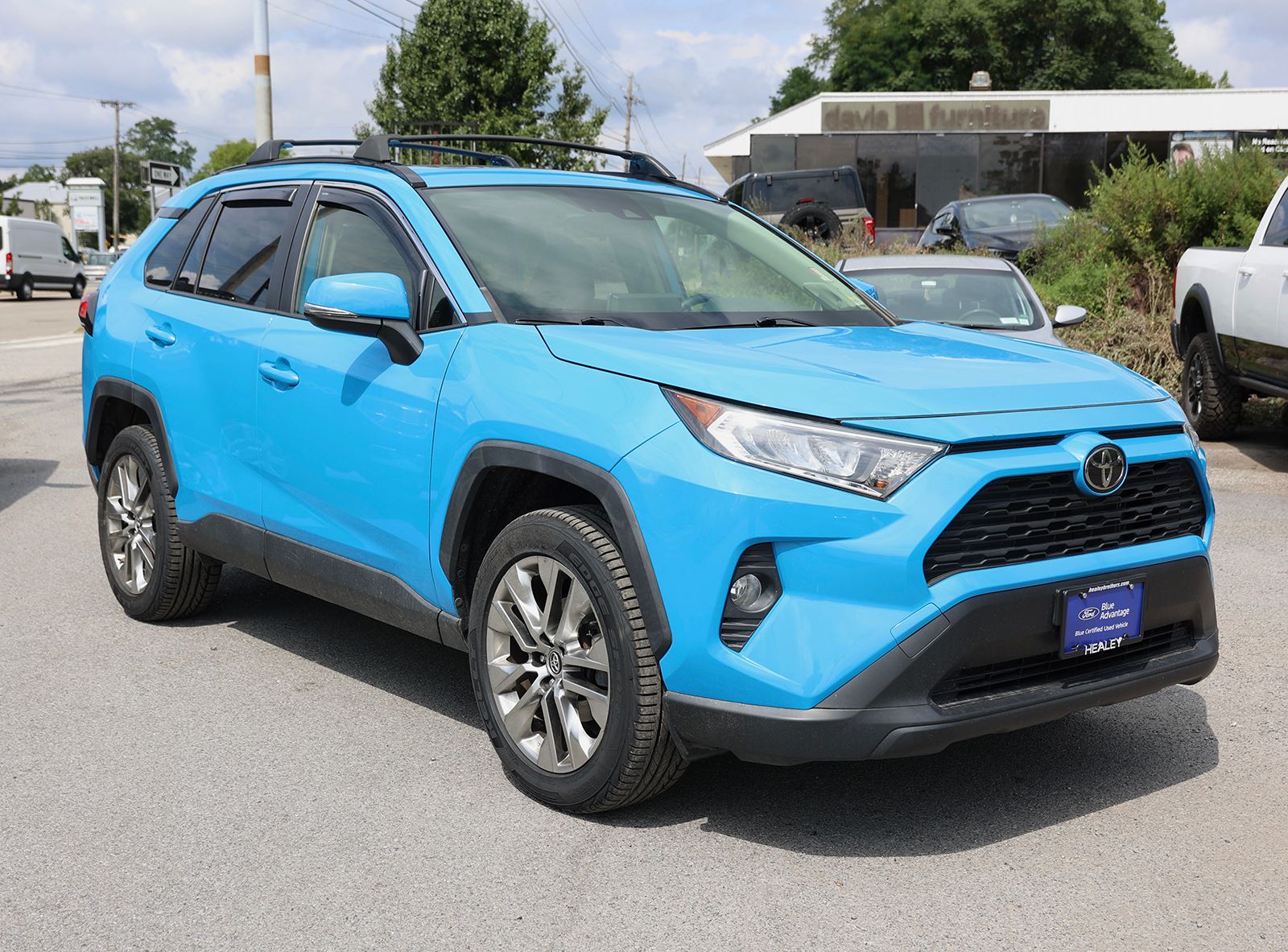 Photo view of 2019 Toyota RAV4 in Blue