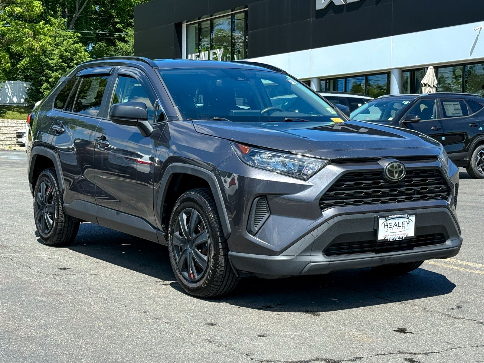 Photo view of 2019 Toyota RAV4 in Gray