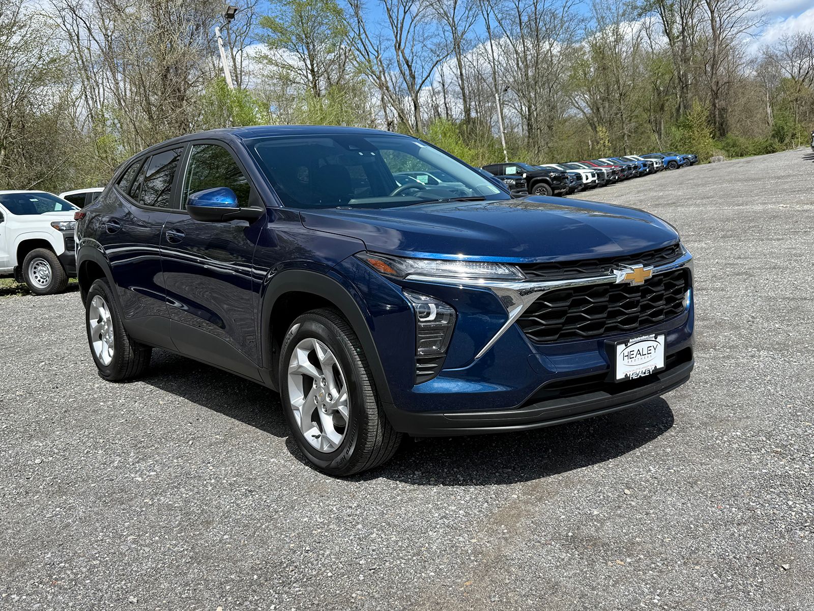 Photo view of 2024 Chevrolet Trax in Blue