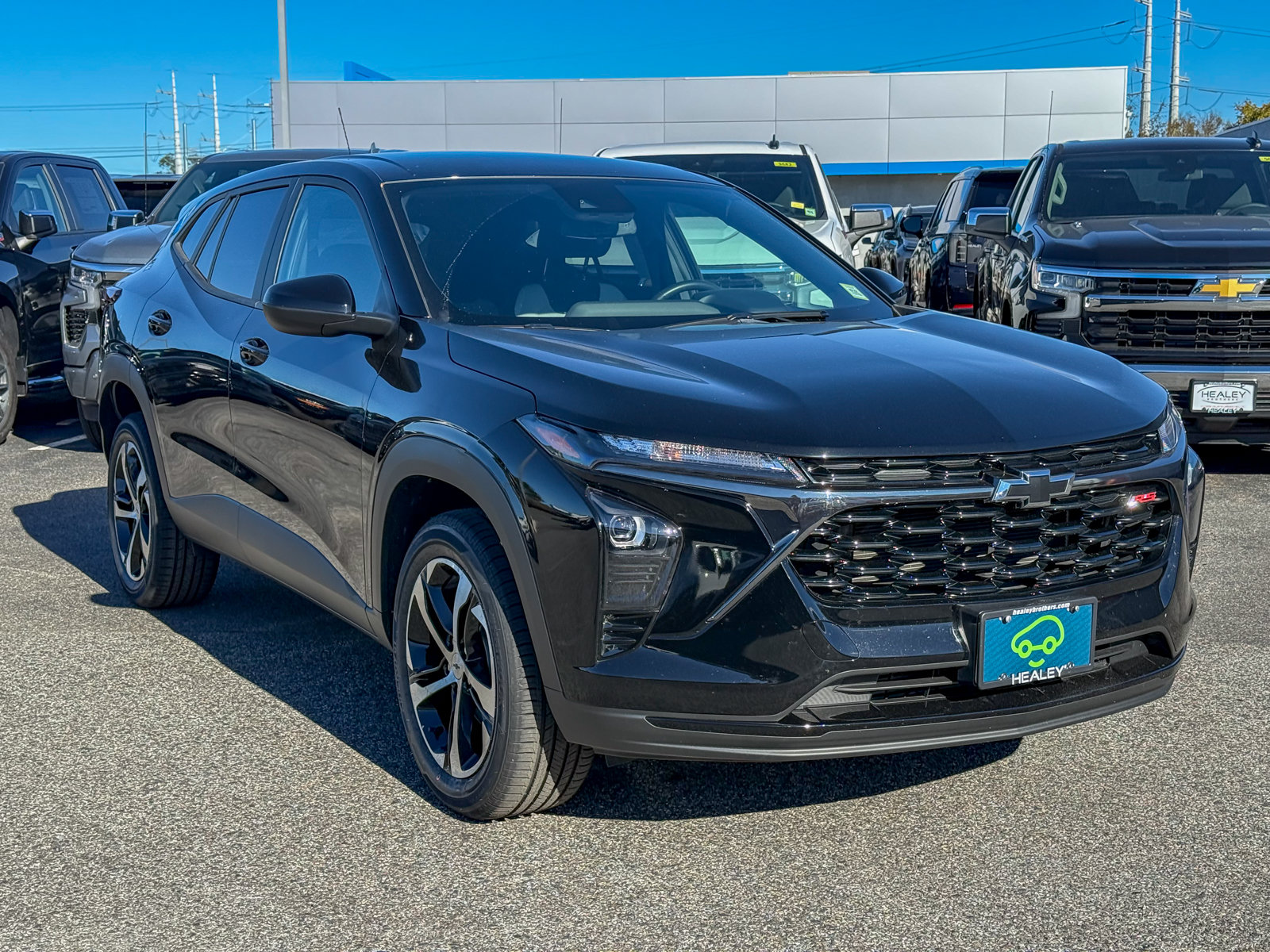 Photo view of 2024 Chevrolet Trax in Black