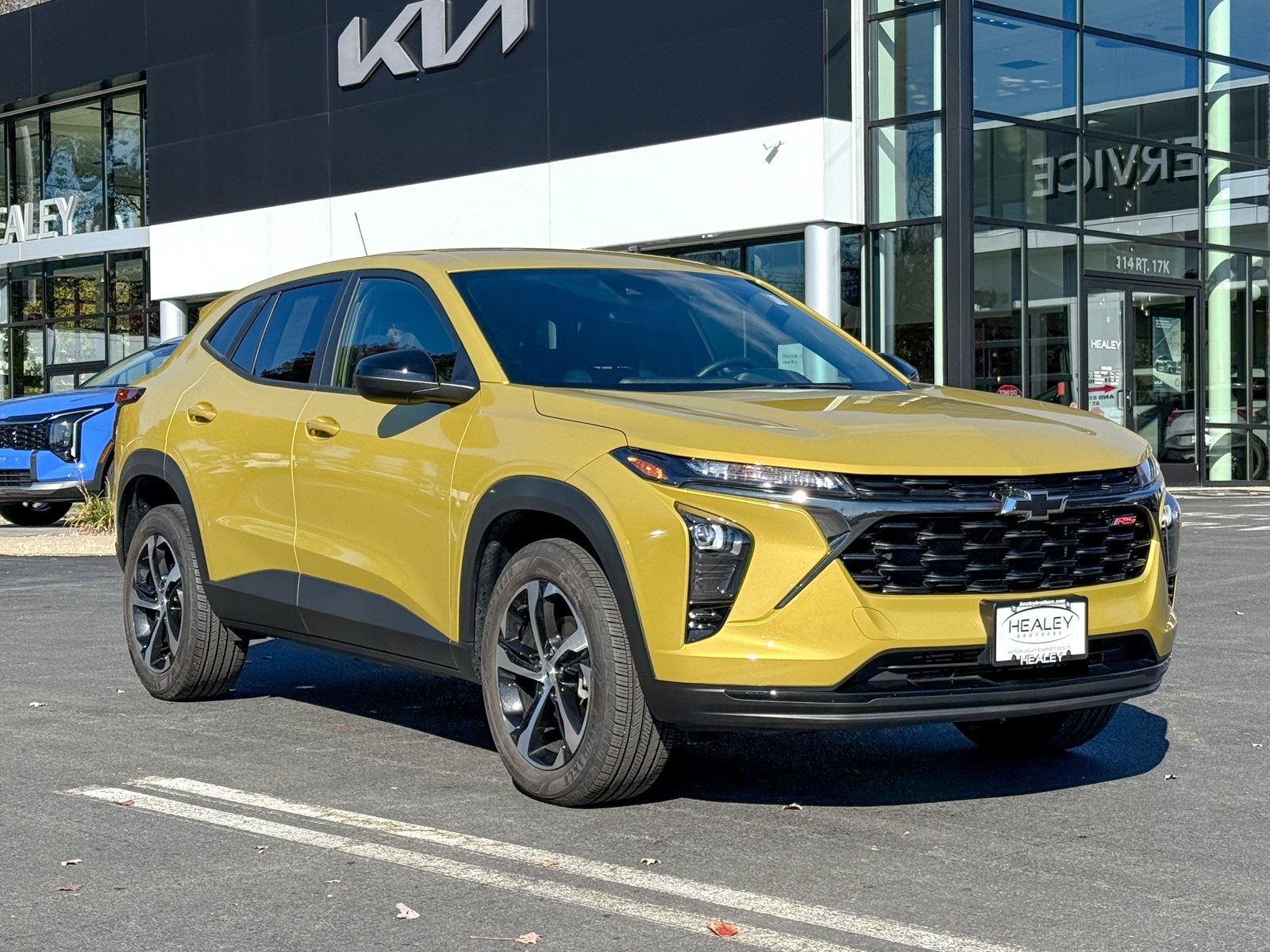 Photo view of 2024 Chevrolet Trax in Yellow