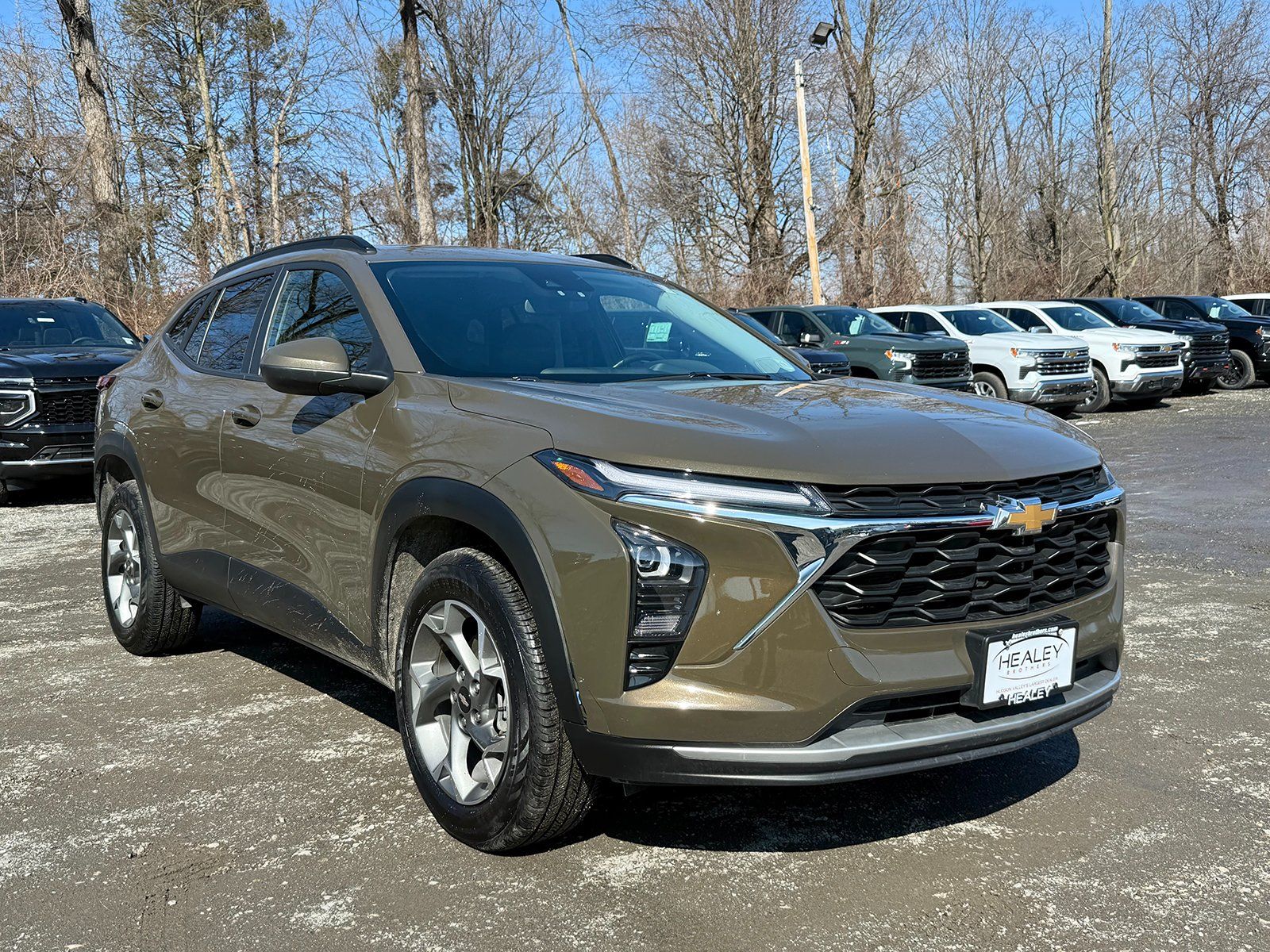 Photo view of 2024 Chevrolet Trax in Brown
