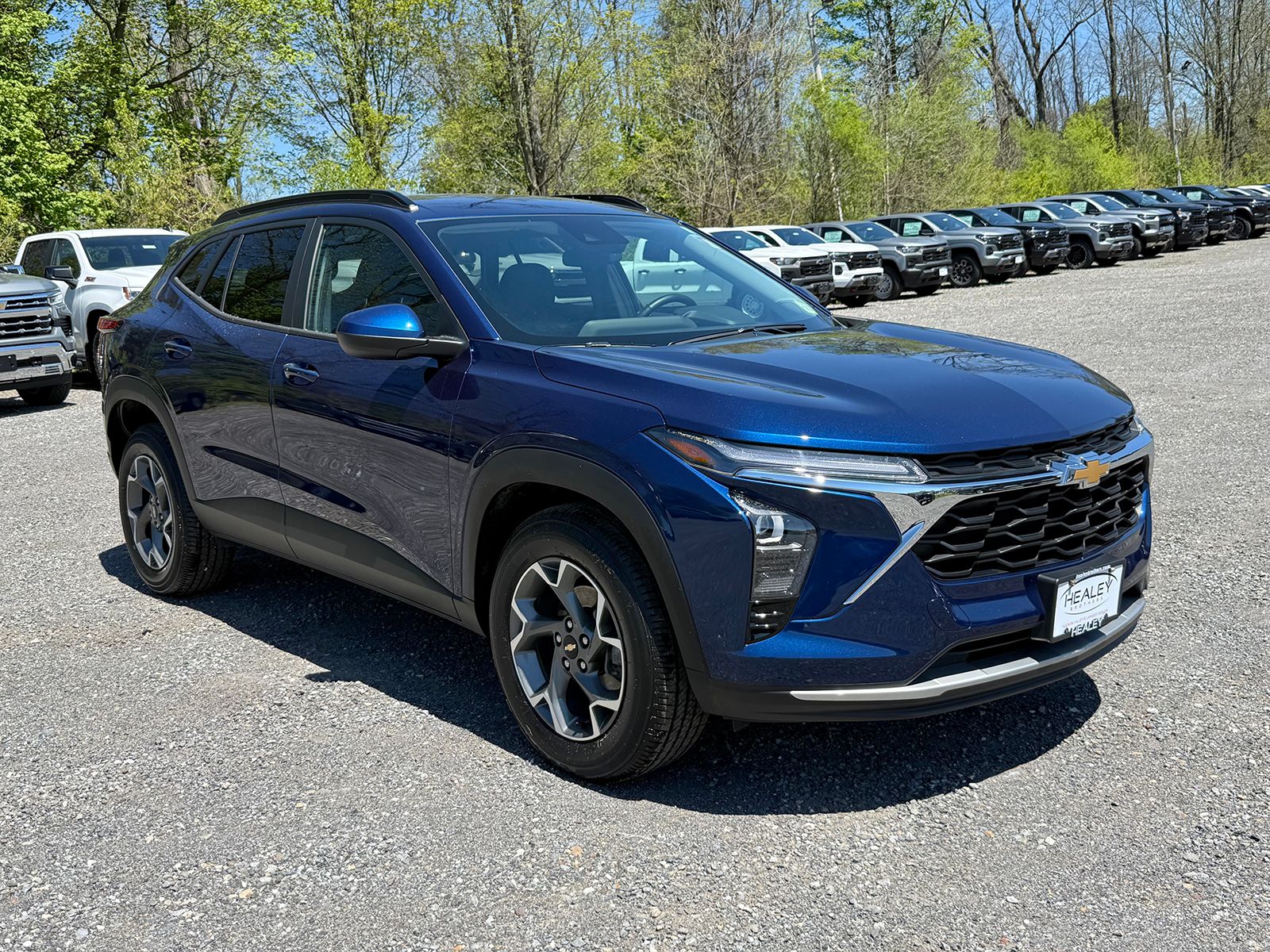 Photo view of 2024 Chevrolet Trax in Blue