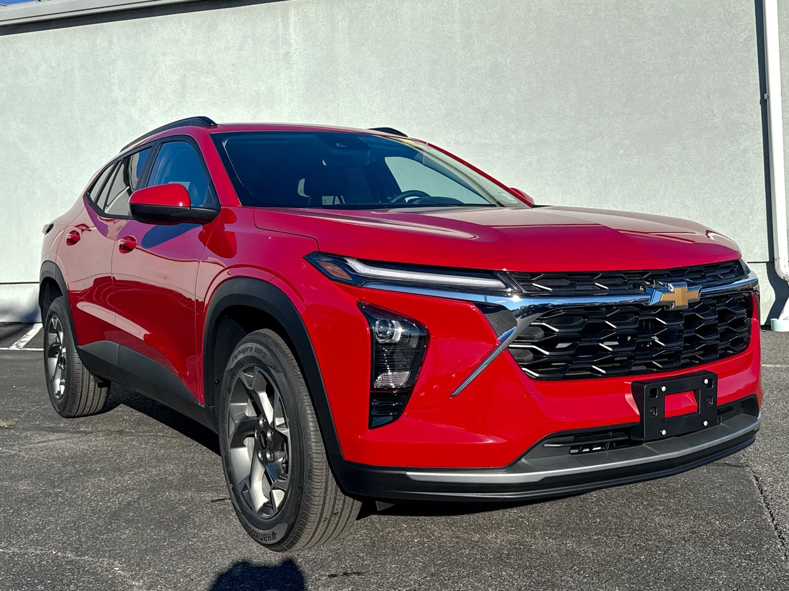 Photo view of 2026 Chevrolet Trax in Red