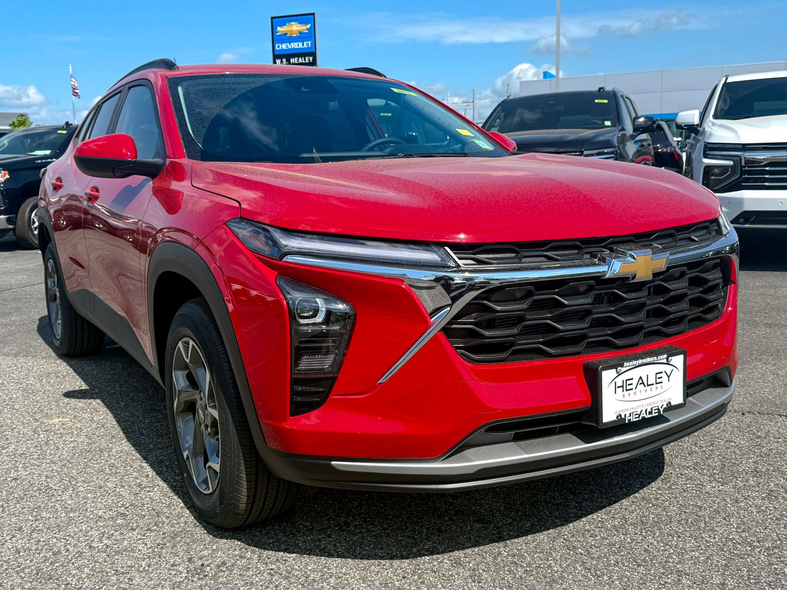 Photo view of 2026 Chevrolet Trax in Red