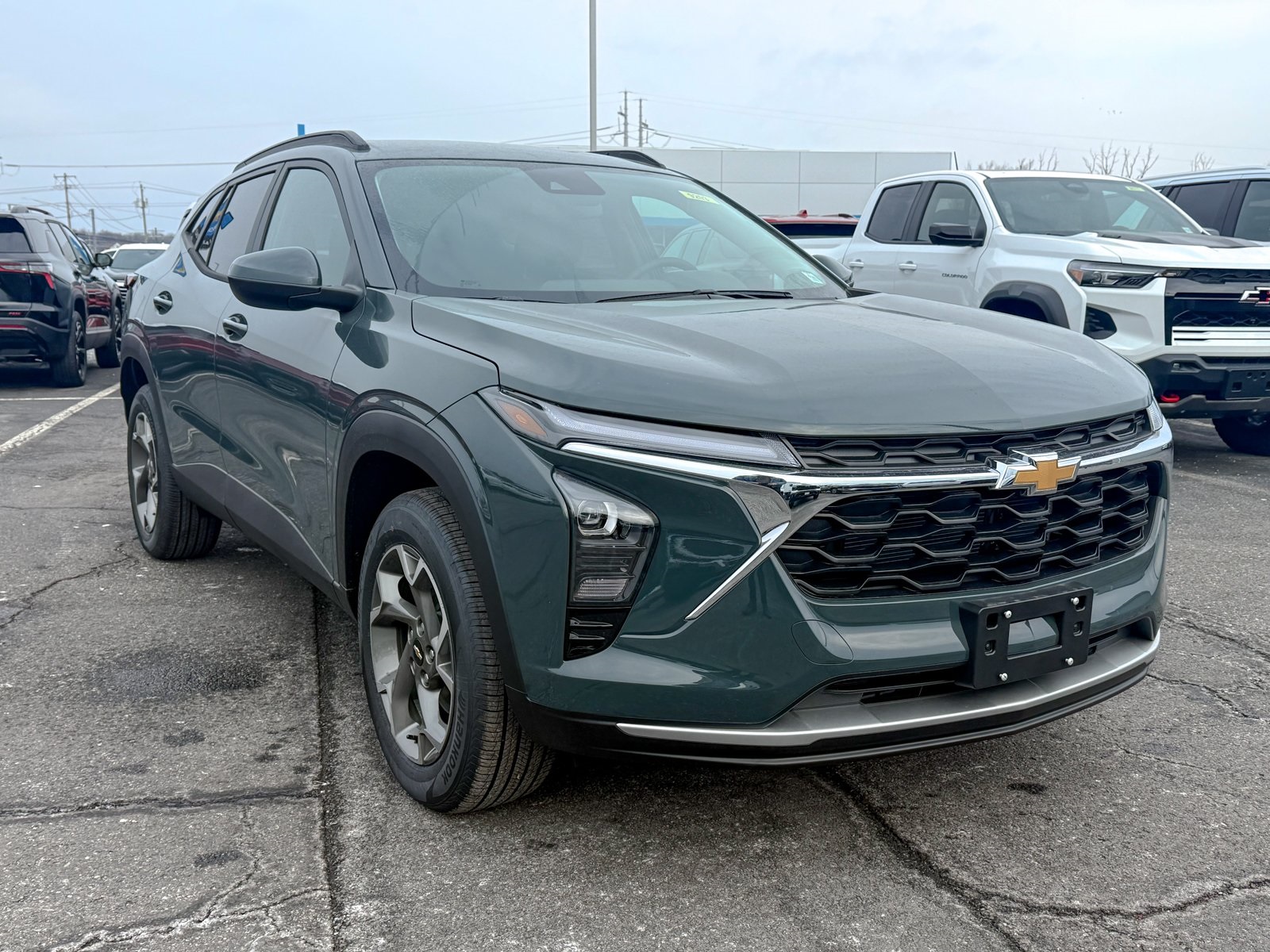 Photo view of 2026 Chevrolet Trax in Gray