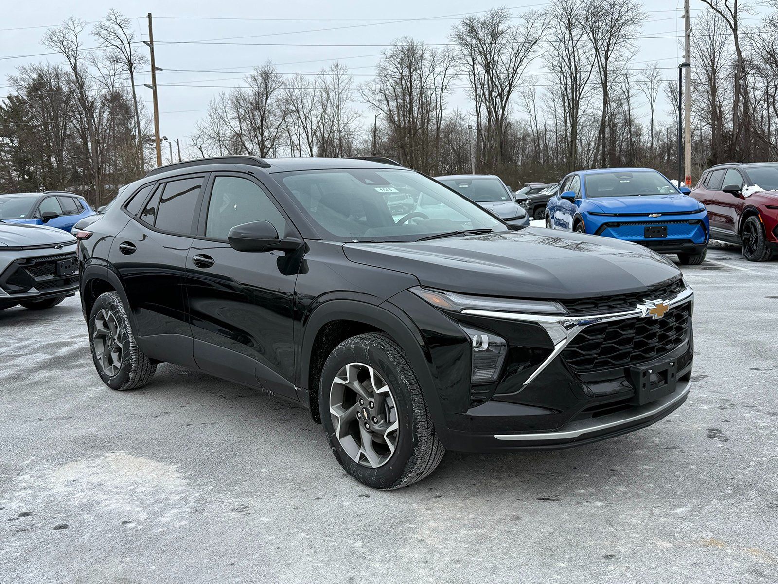 Photo view of 2025 Chevrolet Trax in Black
