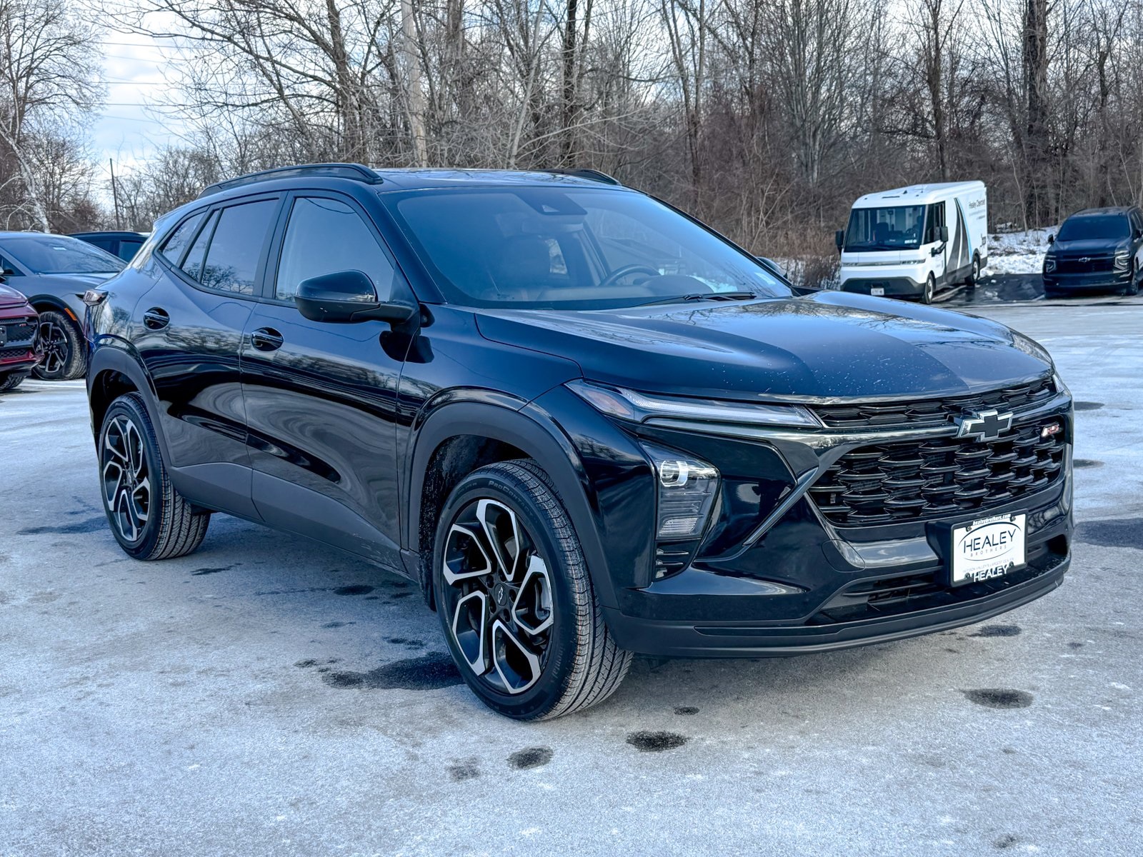 Photo view of 2024 Chevrolet Trax in Black