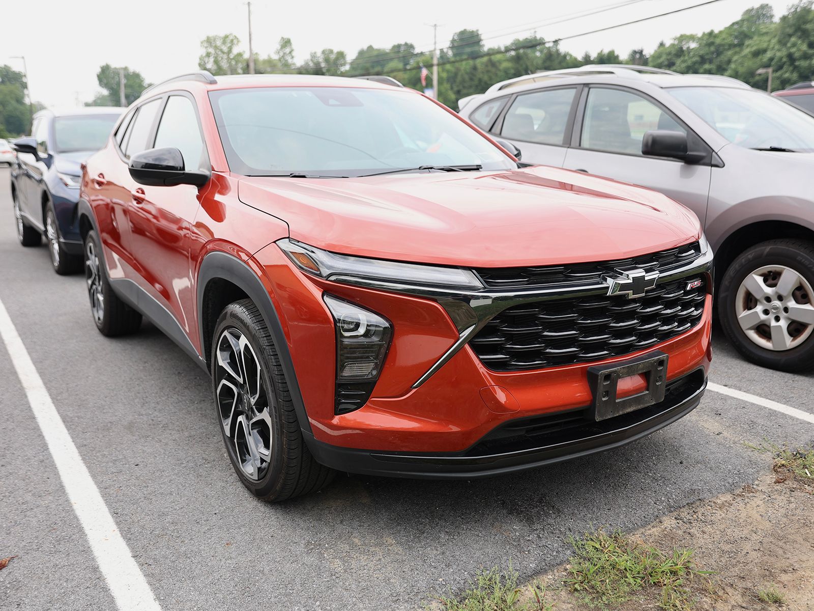 Photo view of 2024 Chevrolet Trax in Orange