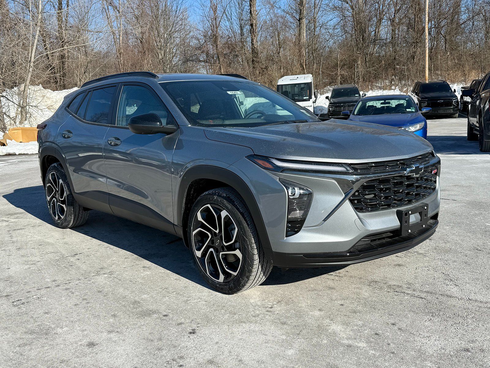 Photo view of 2025 Chevrolet Trax in Gray
